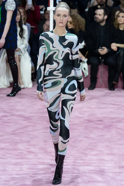 Look 14
